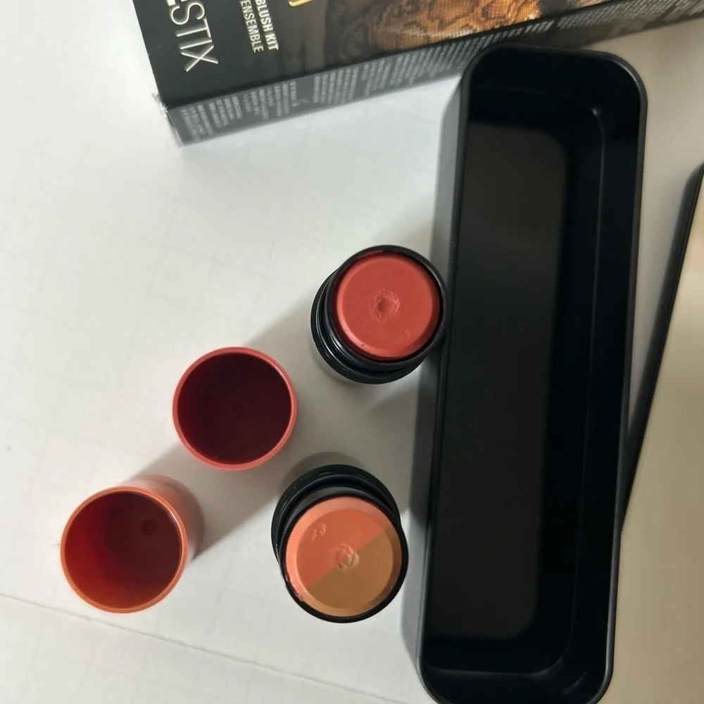 NIB NUDESTIX glamzilla dirty 30 blush kit